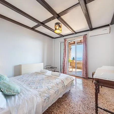 Marianthi-kaizer Bridge 公寓 Achílleion