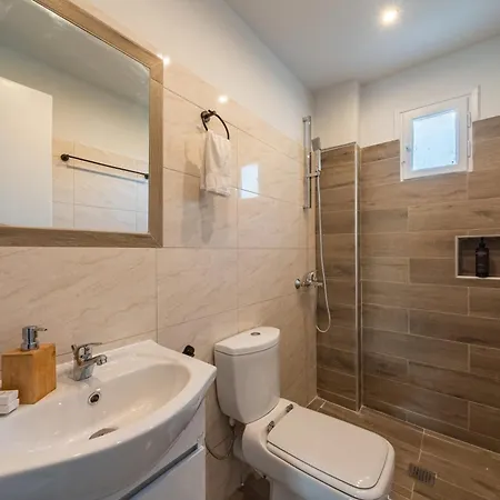 Marianthi-kaizer Bridge * Achílleion